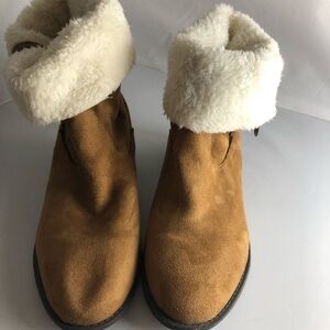 Maurices Faux‎ fur ankle boots Fold Over Women’s size 11 Tan Side Zipper EUC